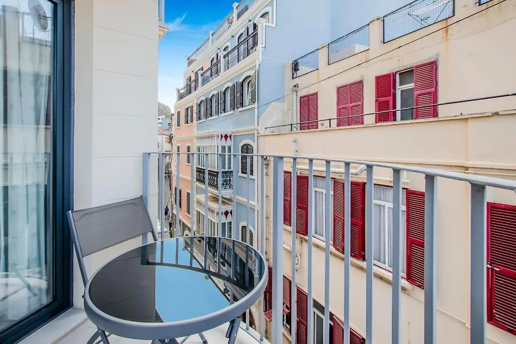 The Residence City Centre - Modern Family Apartment With Rooftop Pool & Terrace - Children Stay For Free Gibraltar